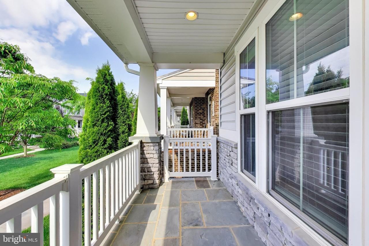 140 Limpkin Ave - Photo 5 of 49