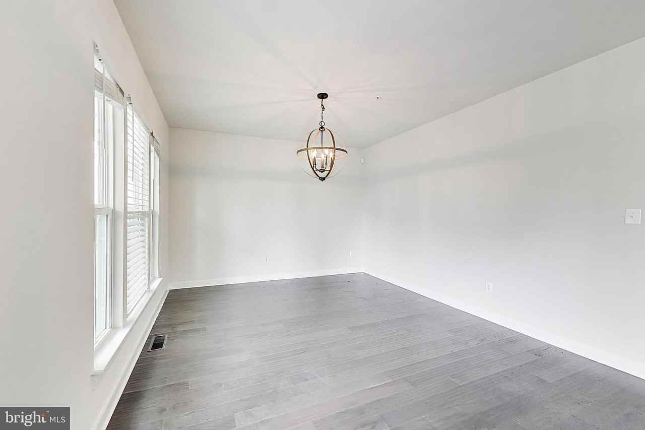 140 Limpkin Ave - Photo 6 of 49