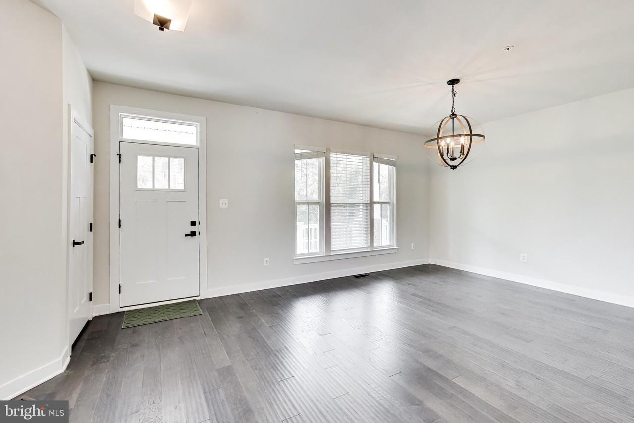 140 Limpkin Ave - Photo 7 of 49