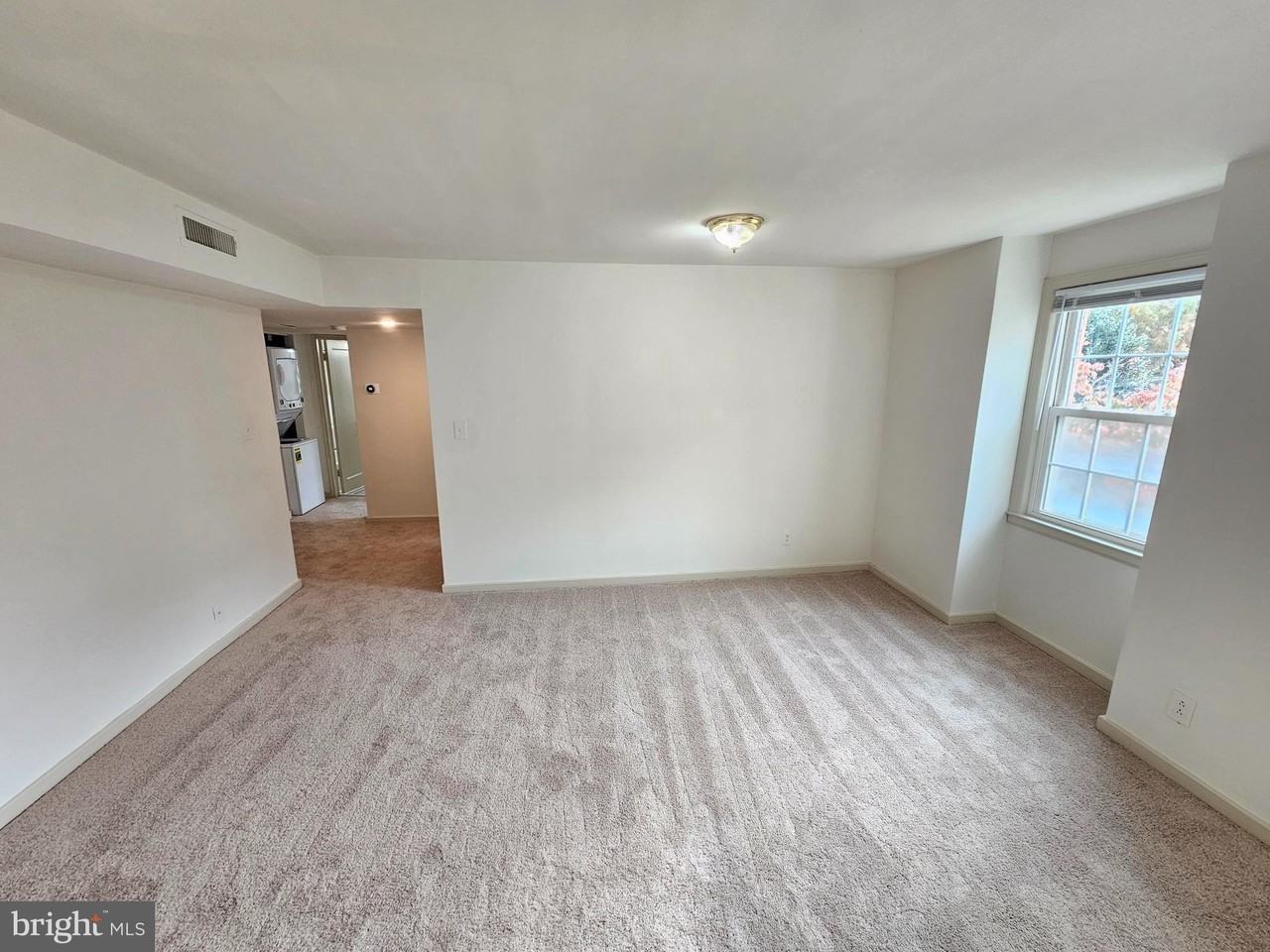 2205 Washington Ave #201 - Photo 4 of 20