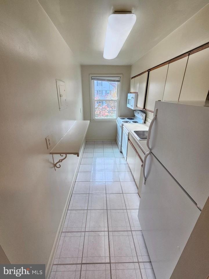 2205 Washington Ave #201 - Photo 7 of 20