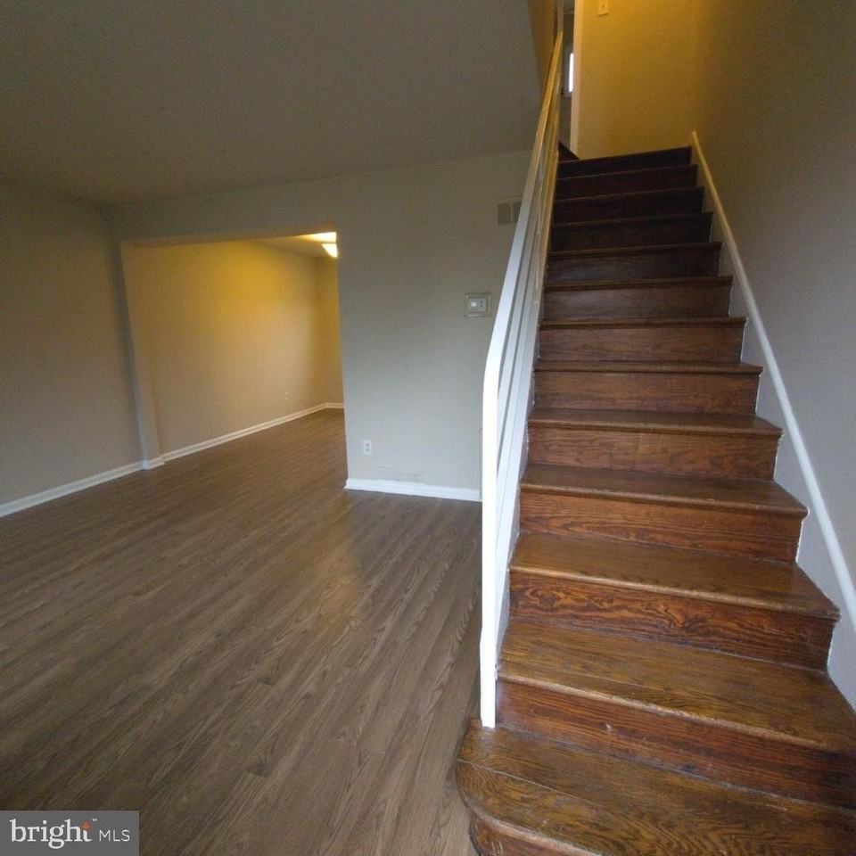 2528 Iverson St - Photo 2 of 7