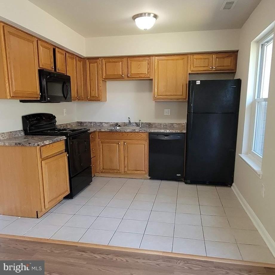 5801 Folgate Ct - Photo 4 of 13