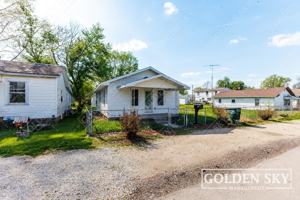 featured image of 3013 S Pershing Dr #1