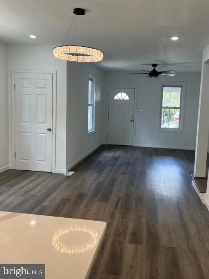 224 Mill St - Photo 3 of 5