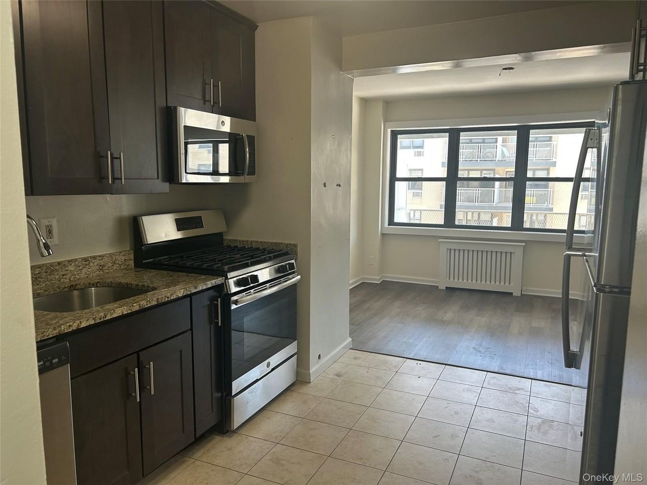 854 E Broadway ##6b - Photo 5 of 14
