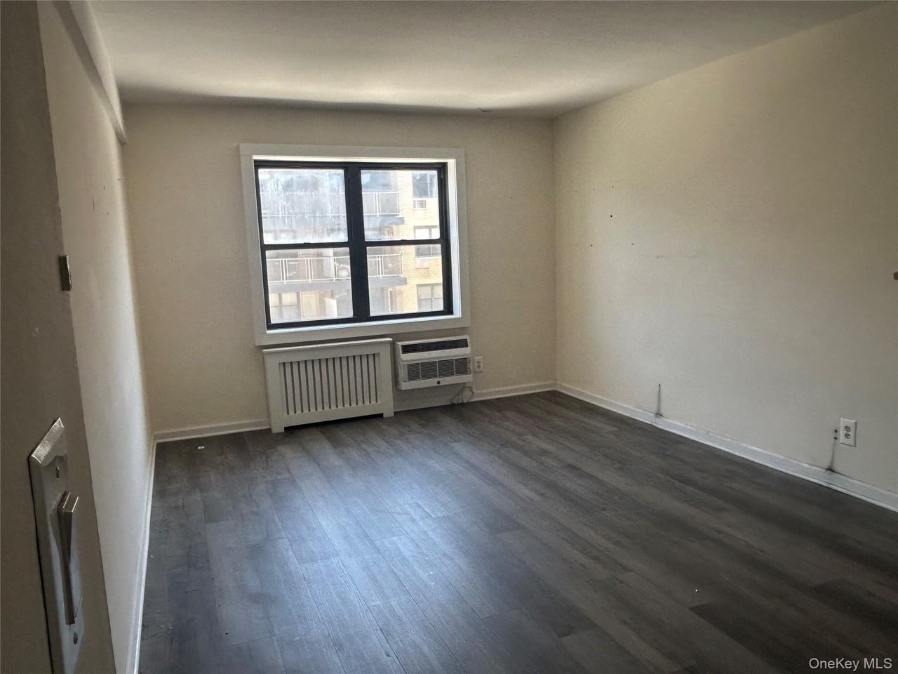 854 E Broadway ##6b - Photo 7 of 14