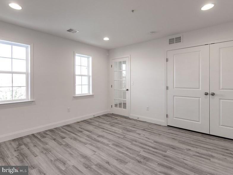 3251 Mateer Ln - Photo 4 of 32
