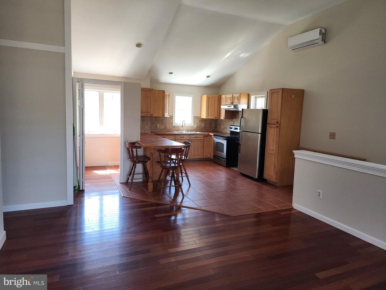 108 Elizabeth Dr - Photo 5 of 14