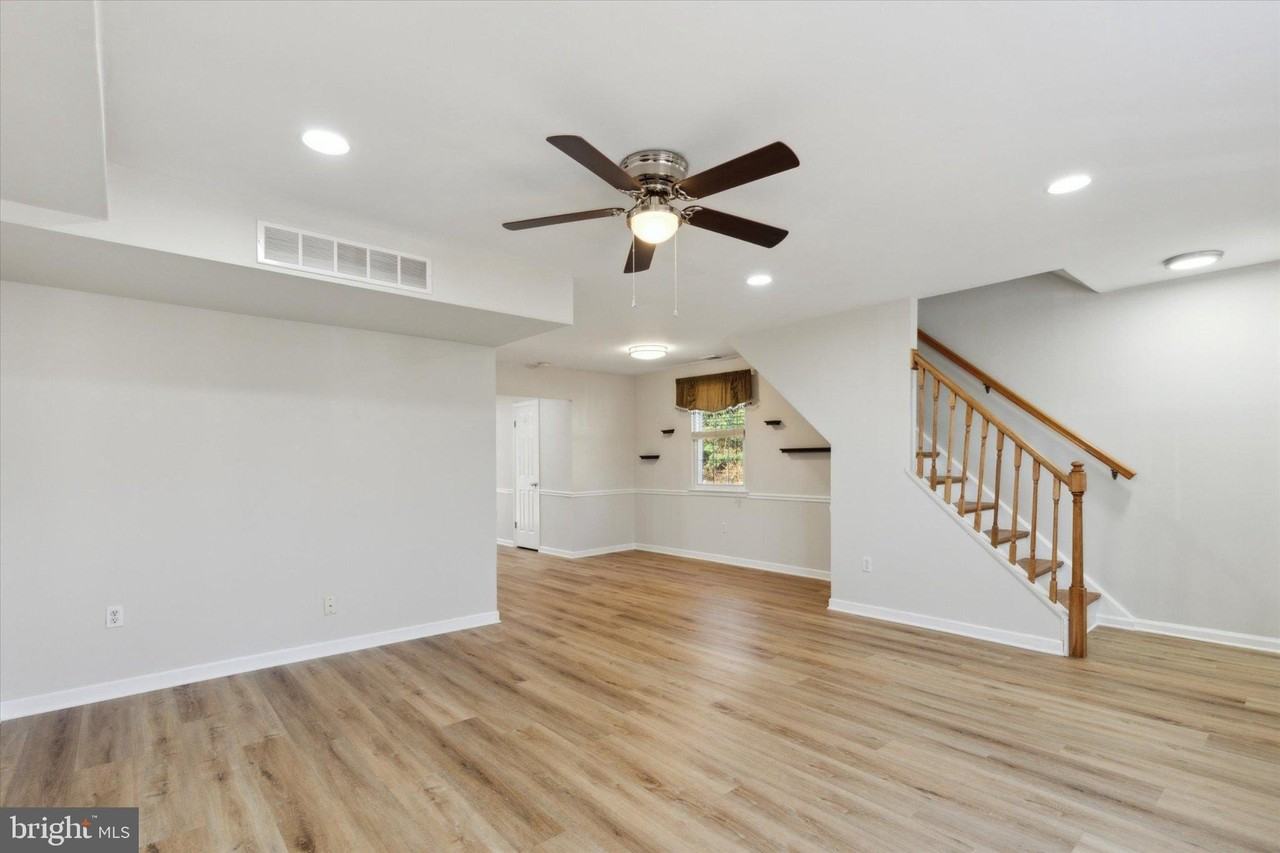 2523 Devonshire Ct - Photo 2 of 23