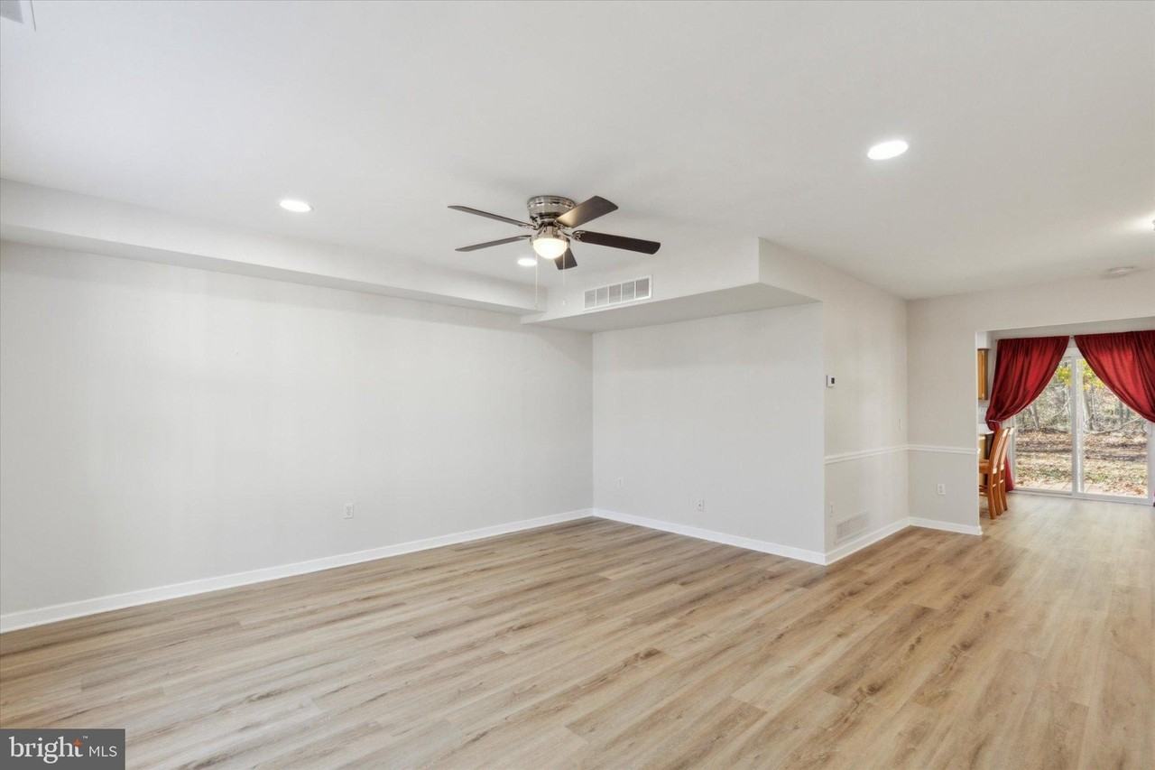 2523 Devonshire Ct - Photo 6 of 23