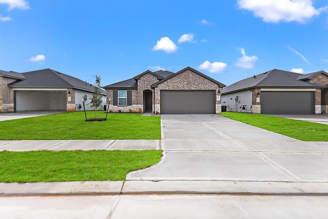 3515 Turnpike Drive - Photo 2 of 44