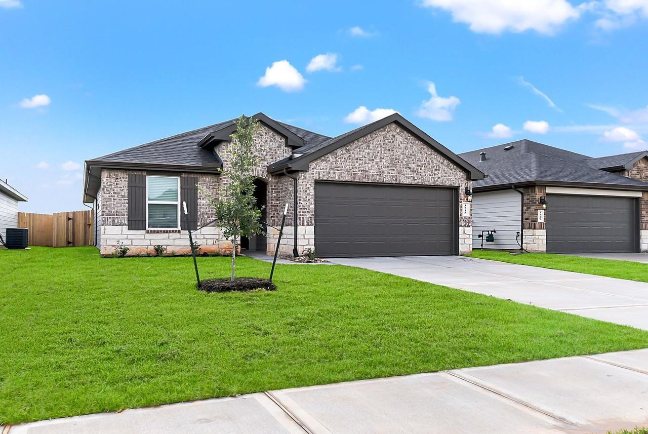 3515 Turnpike Drive - Photo 3 of 44