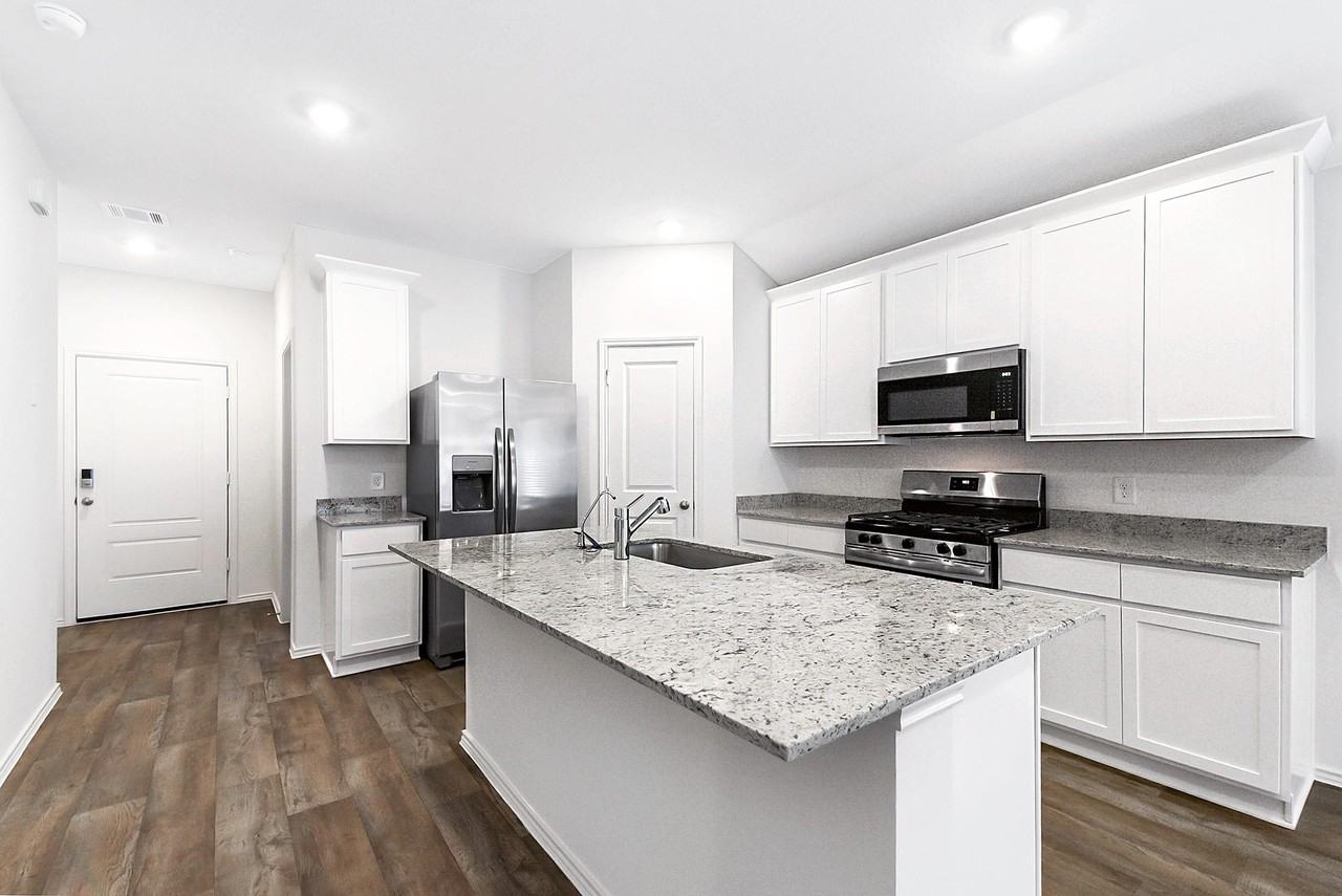 3515 Turnpike Drive - Photo 7 of 44