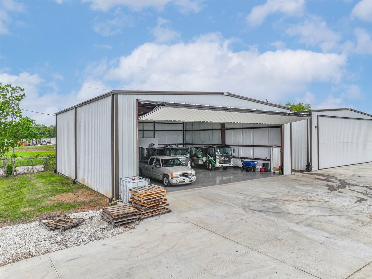 1835 County Road 130 - Photo 2 of 11