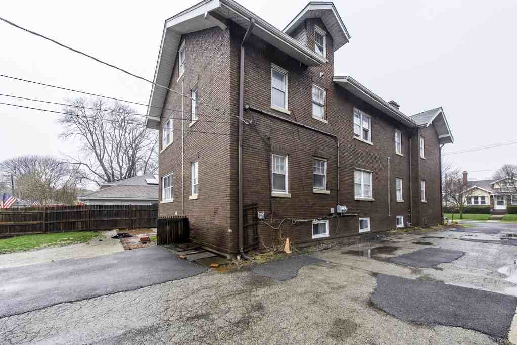 415 W Ridgeland Ave ##2 - Photo 3 of 25