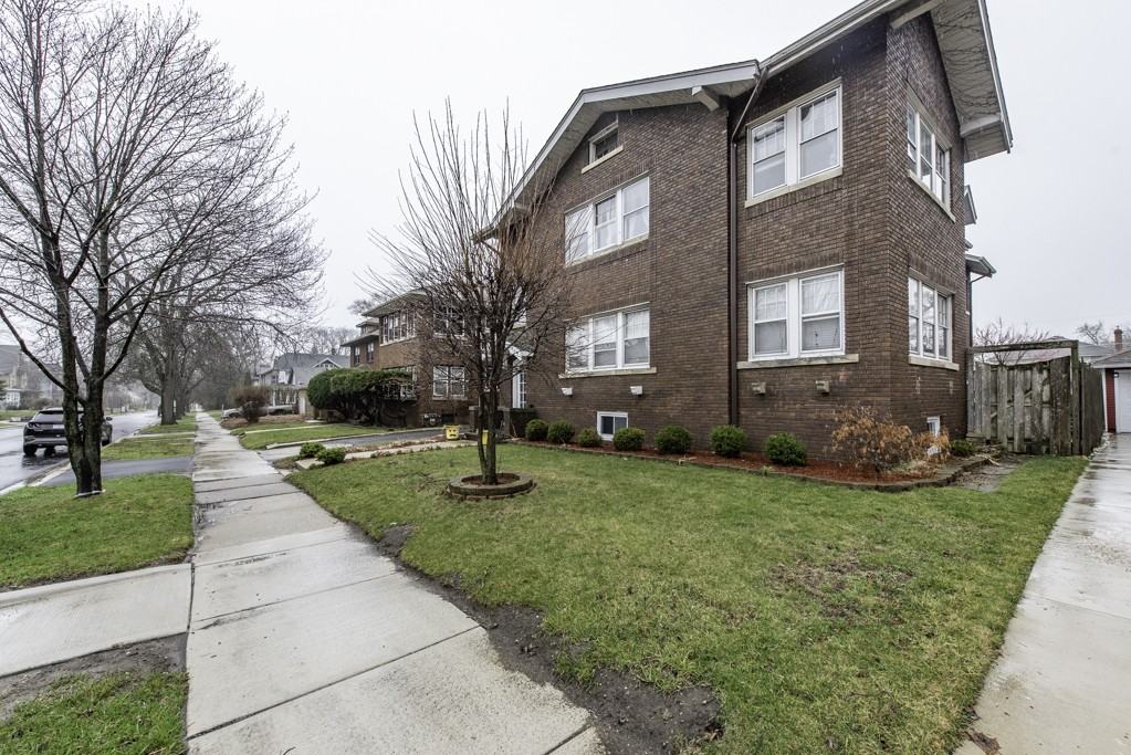 415 W Ridgeland Ave ##2 - Photo 4 of 25