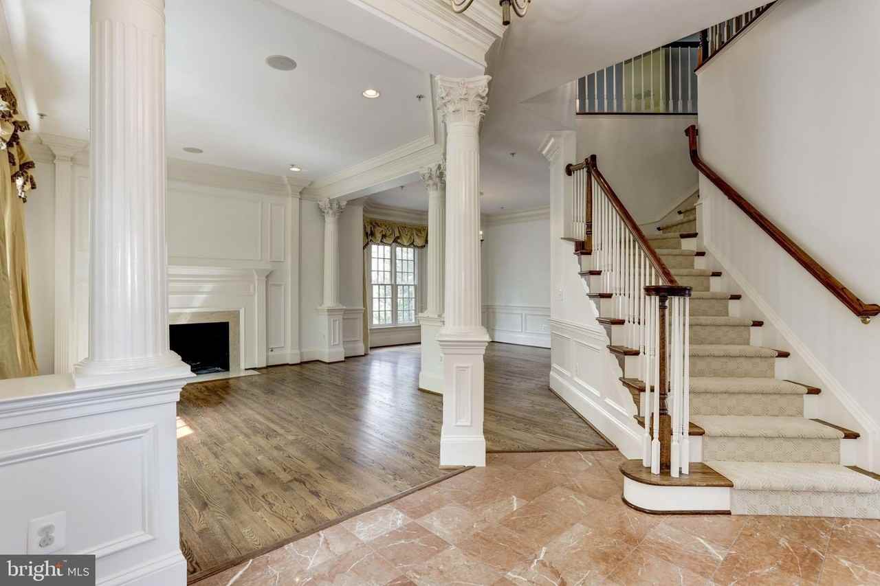 7233 Addington Dr - Photo 2 of 22