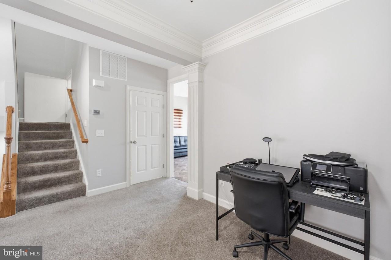 8439 Kirby Lionsdale Dr - Photo 7 of 19