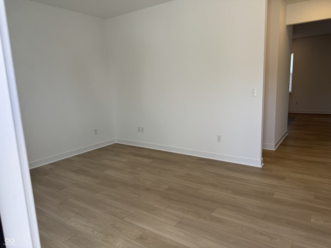 11912 Moorfield Ln - Photo 4 of 25