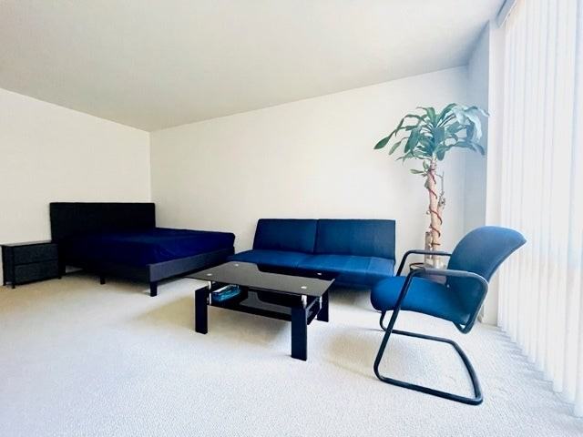 2650 N Lakeview Ave - Photo 3 of 12
