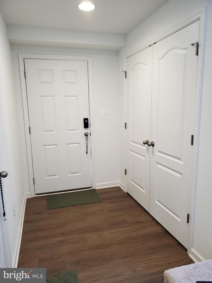 26 Colchester Ct - Photo 2 of 23