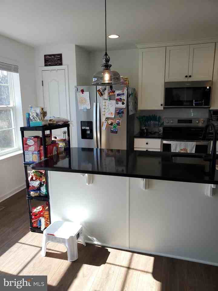 26 Colchester Ct - Photo 4 of 23