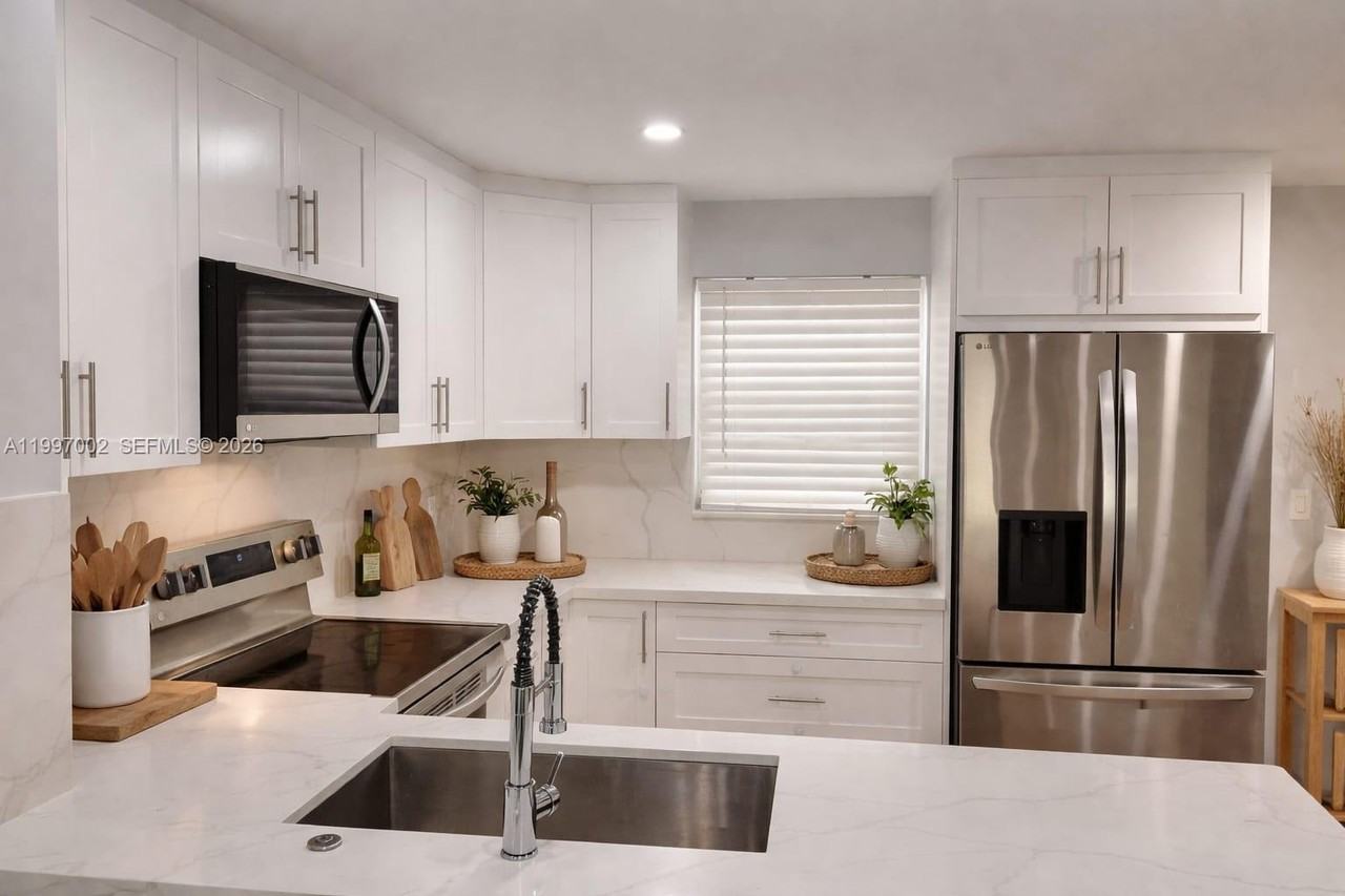 2980 Riverside Dr - Photo 4 of 18