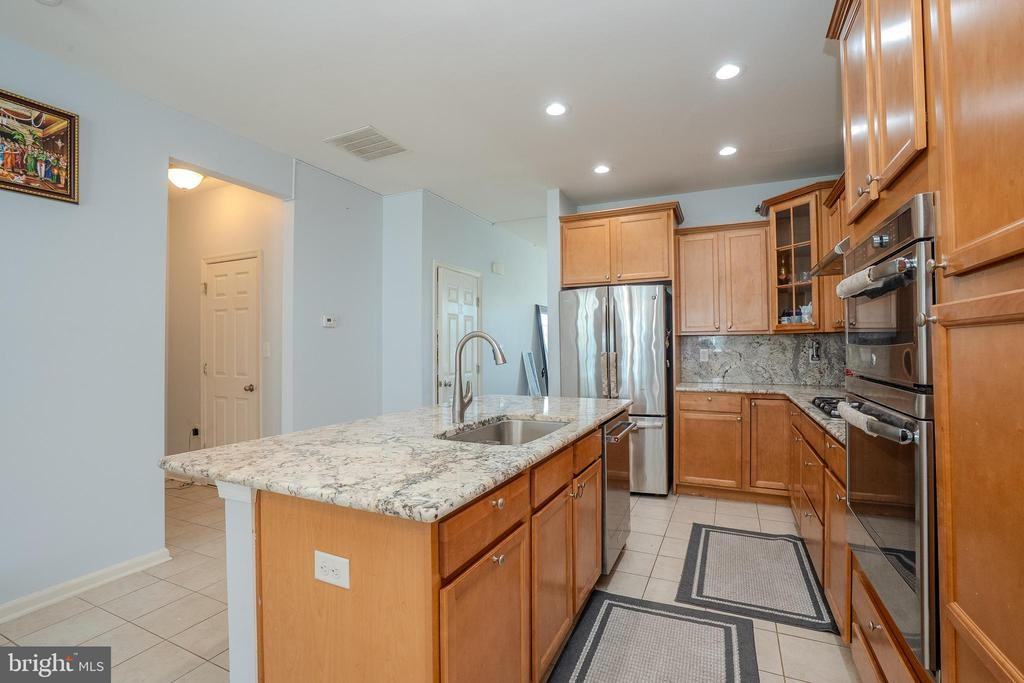 18 Mclean Ter - Photo 7 of 31