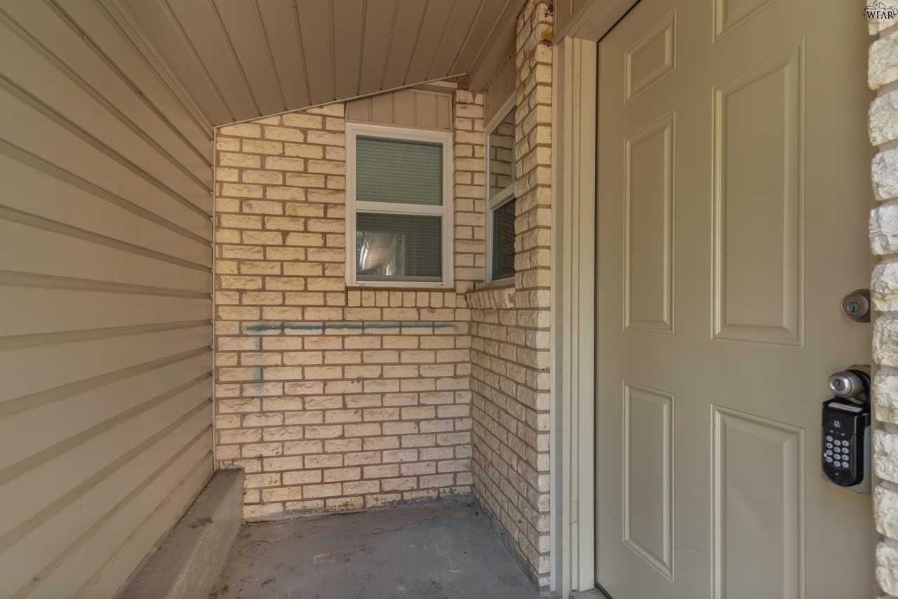 5114 Fairway Blvd - Photo 3 of 32