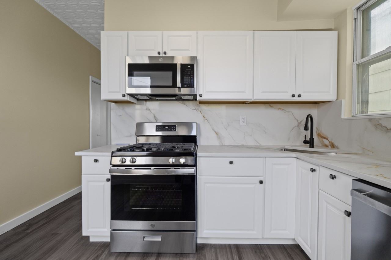 292 Claremont Ave #2