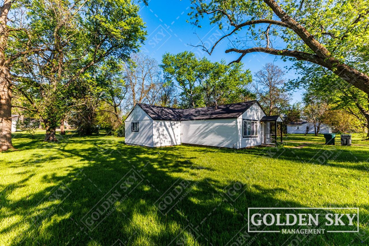 2321 N Macedonia Ave #1 - Photo 2 of 10