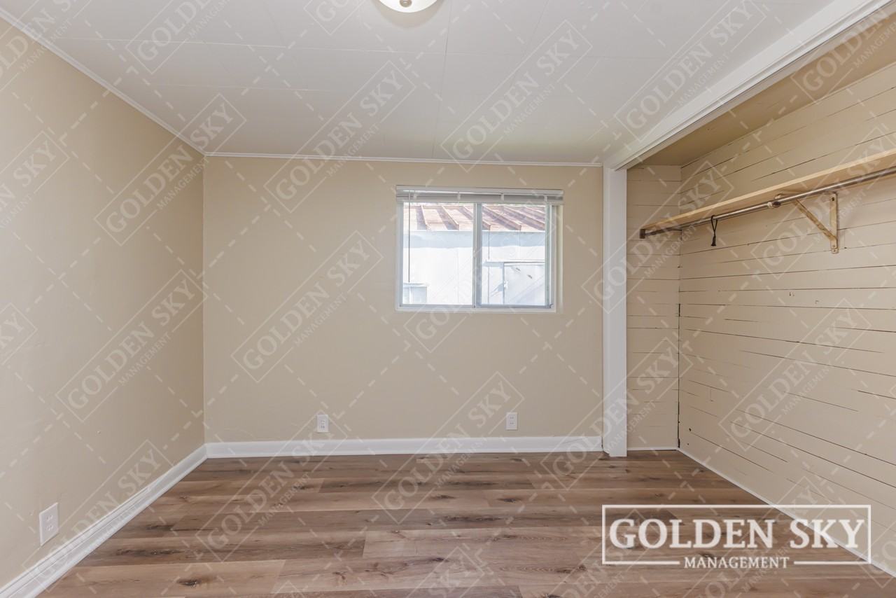 2321 N Macedonia Ave #1 - Photo 6 of 10