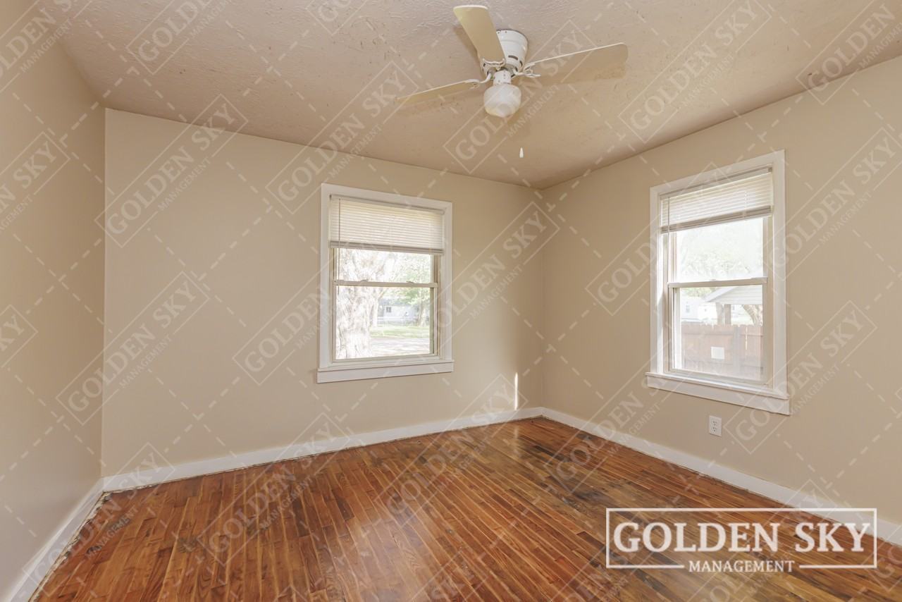 609 N Waldemere Ave #1 - Photo 4 of 10