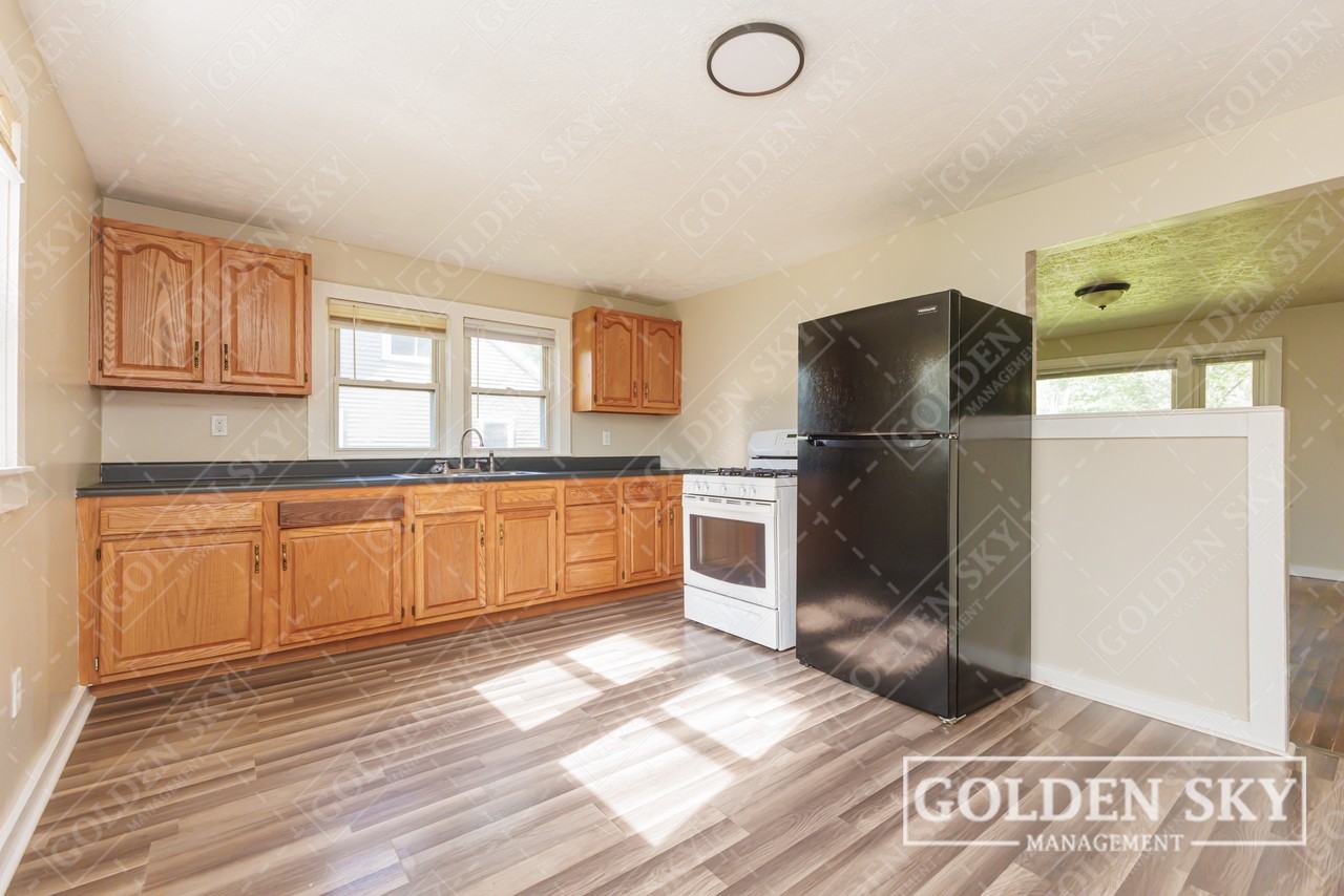 609 N Waldemere Ave #1 - Photo 5 of 10