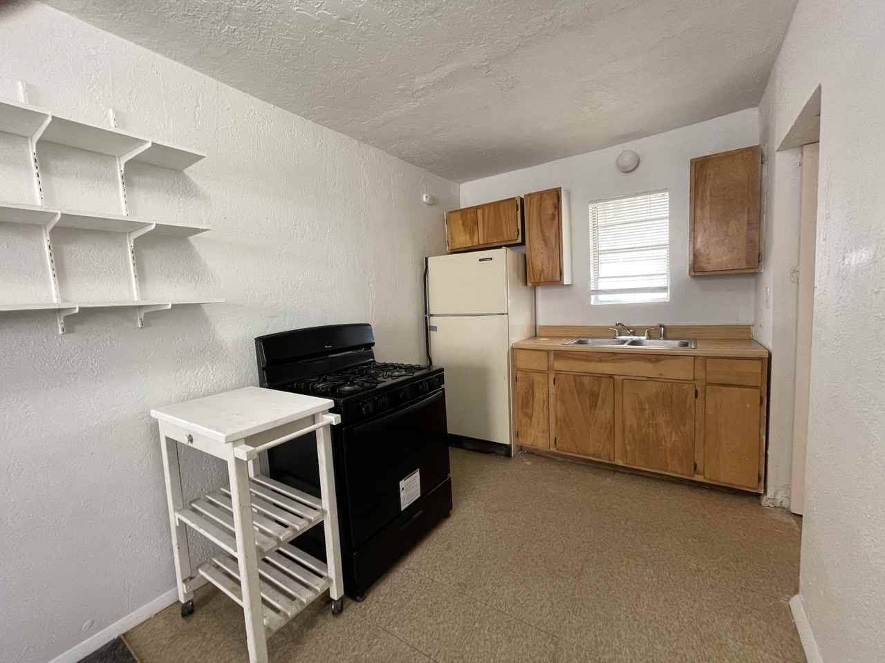 1005 Harris St Nw #1 - Photo 4 of 20