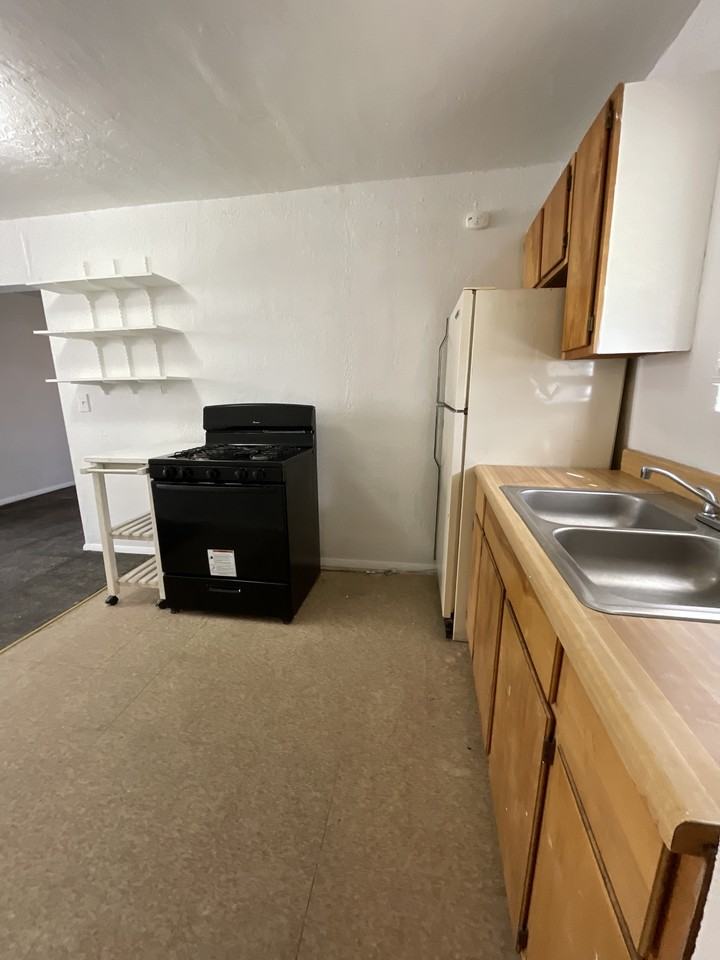 1005 Harris St Nw #1 - Photo 7 of 20