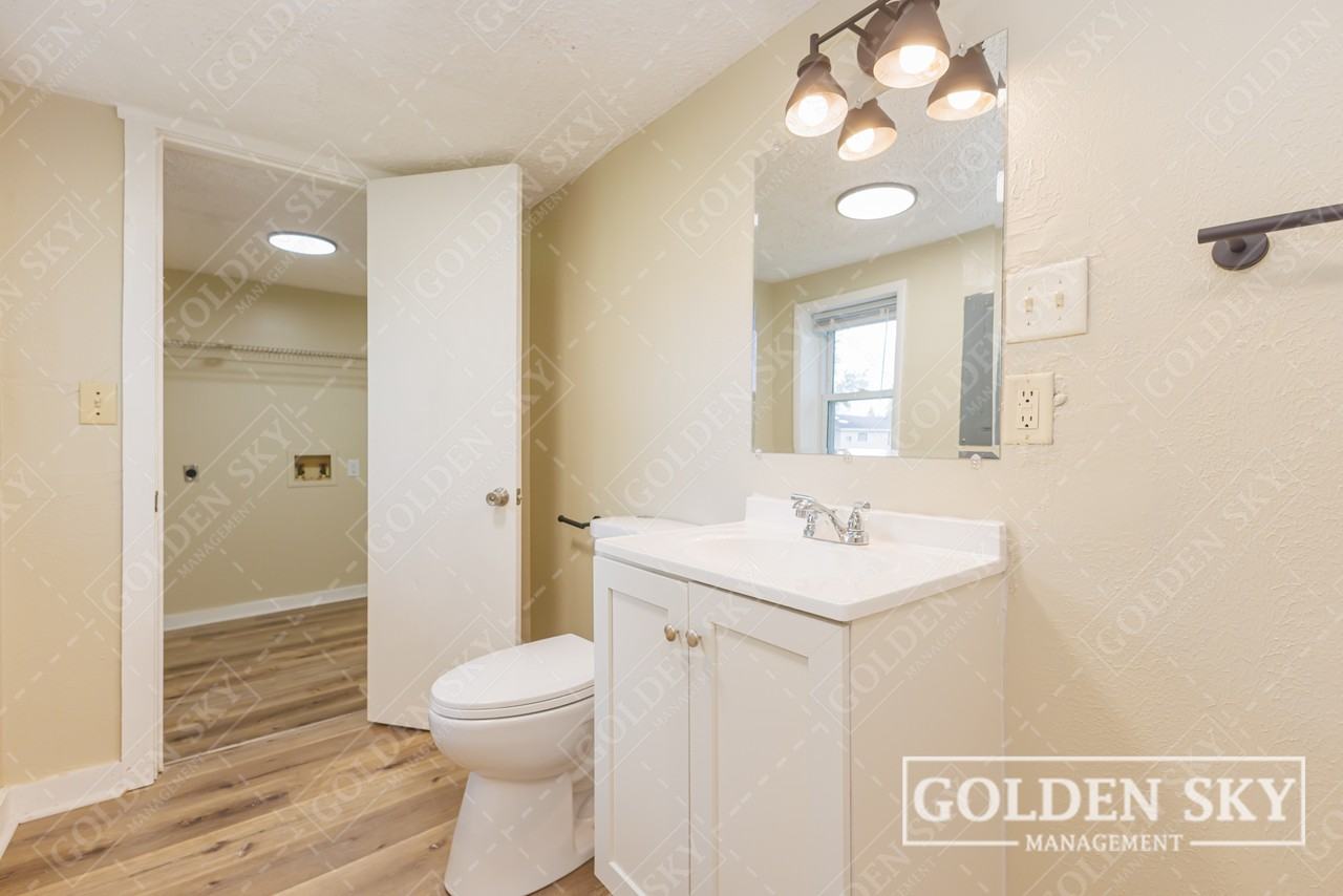 1704 W 15th St #NA - Photo 6 of 10