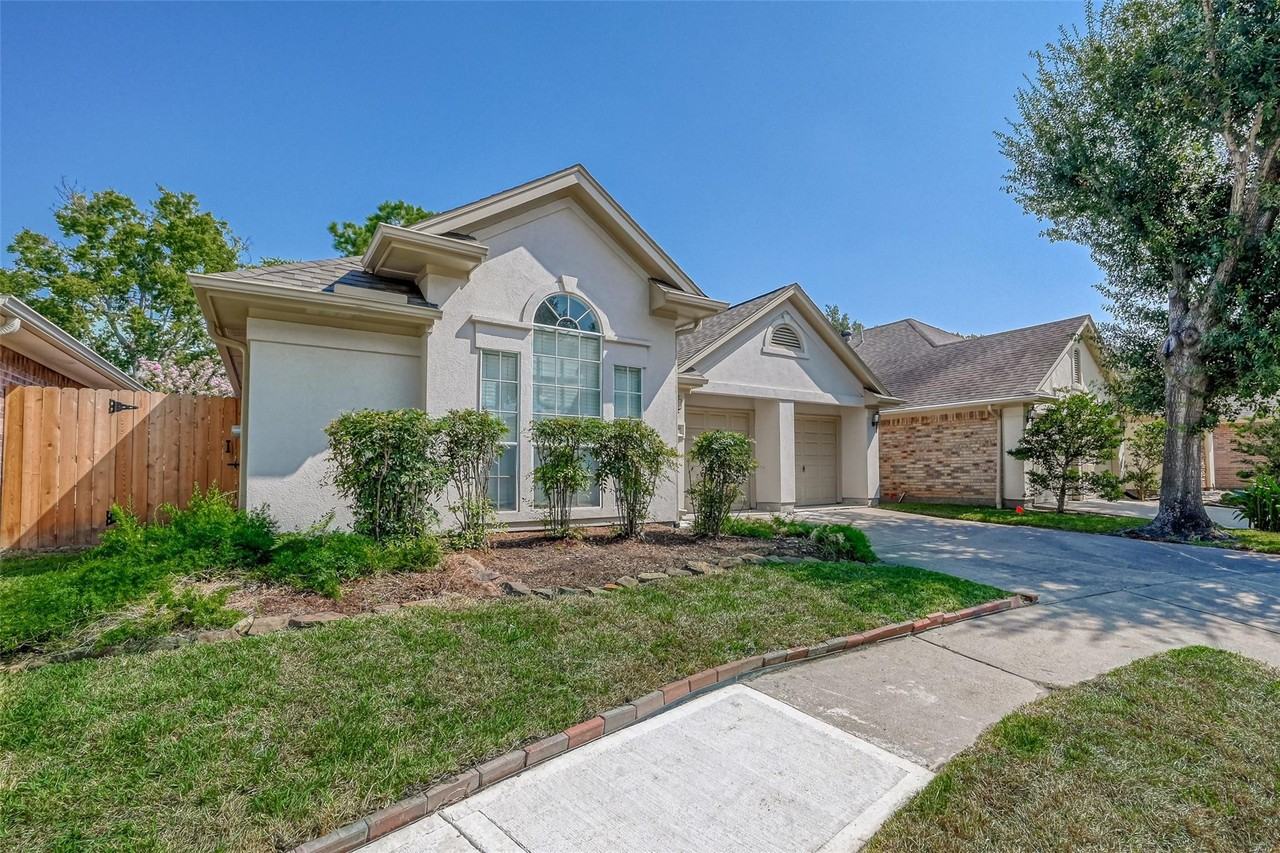 1107 Parkhaven Ln - Photo 2 of 36