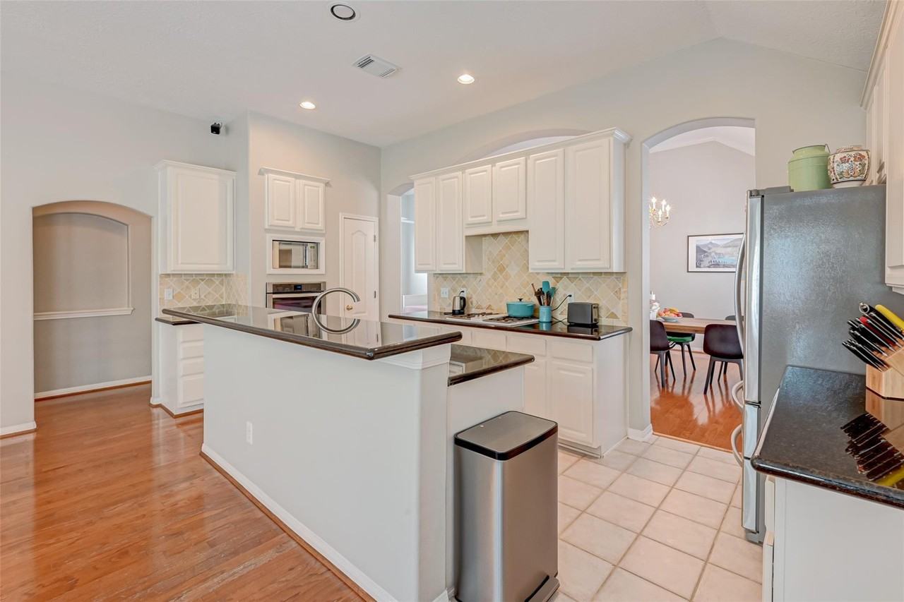 1107 Parkhaven Ln - Photo 5 of 36