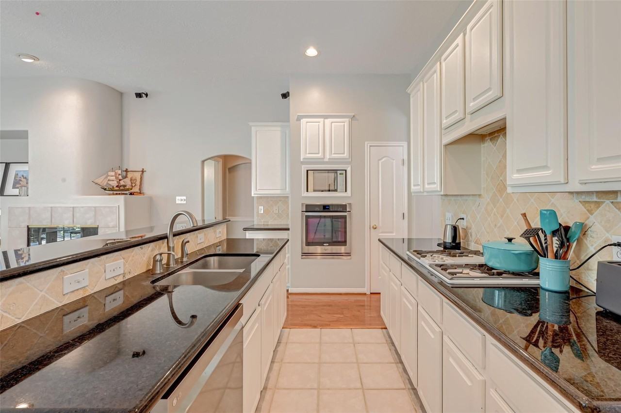 1107 Parkhaven Ln - Photo 6 of 36