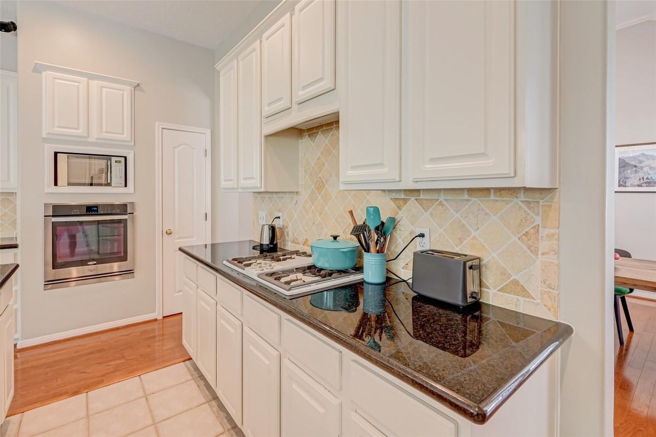 1107 Parkhaven Ln - Photo 7 of 36