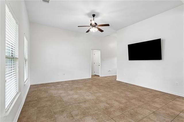 1025 E Creek Ct - Photo 2 of 14
