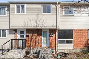 featured image of 2001 Kelden Cres #1