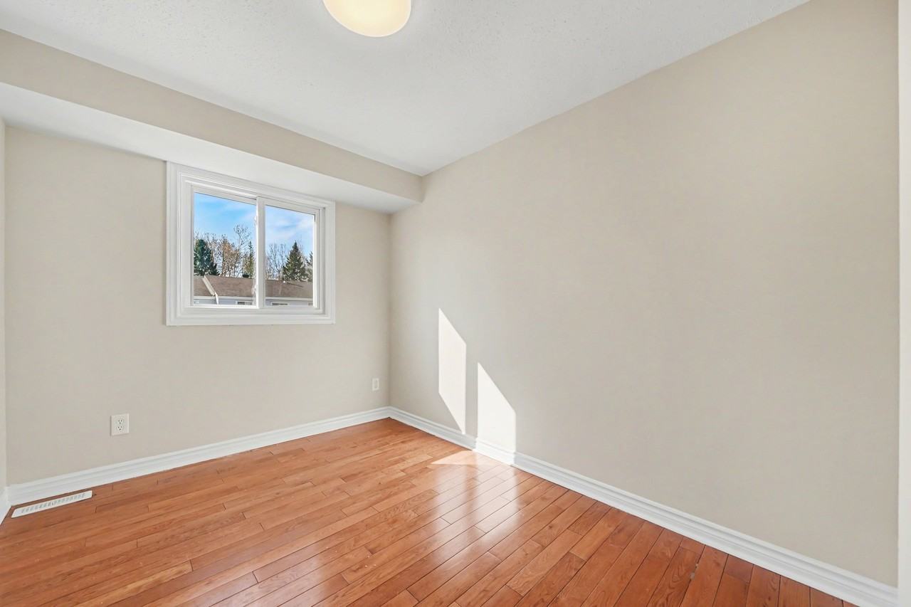 2001 Kelden Cres #1 - Photo 3 of 15