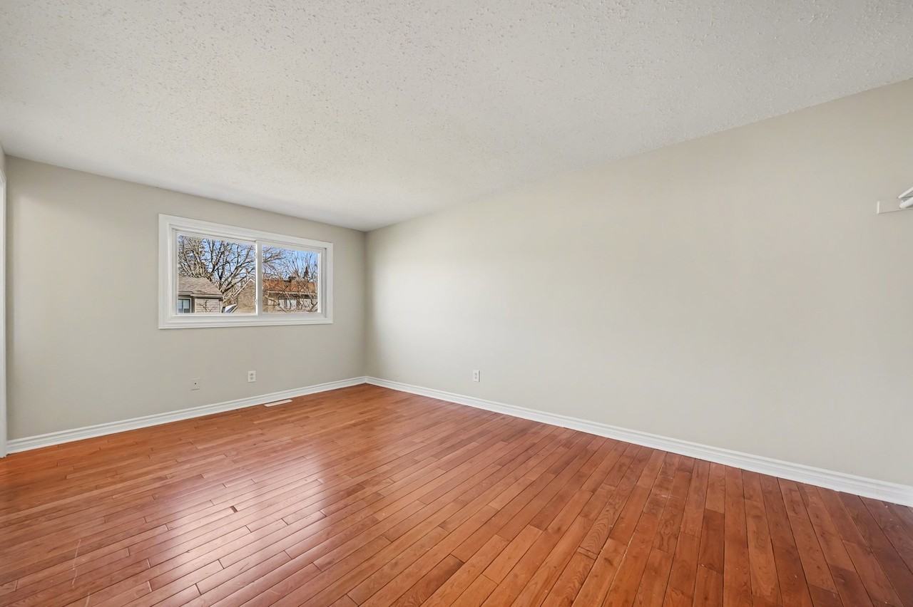 2001 Kelden Cres #1 - Photo 4 of 15