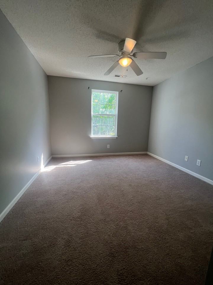 12 Tannenbaum Cir #1 - Photo 6 of 14