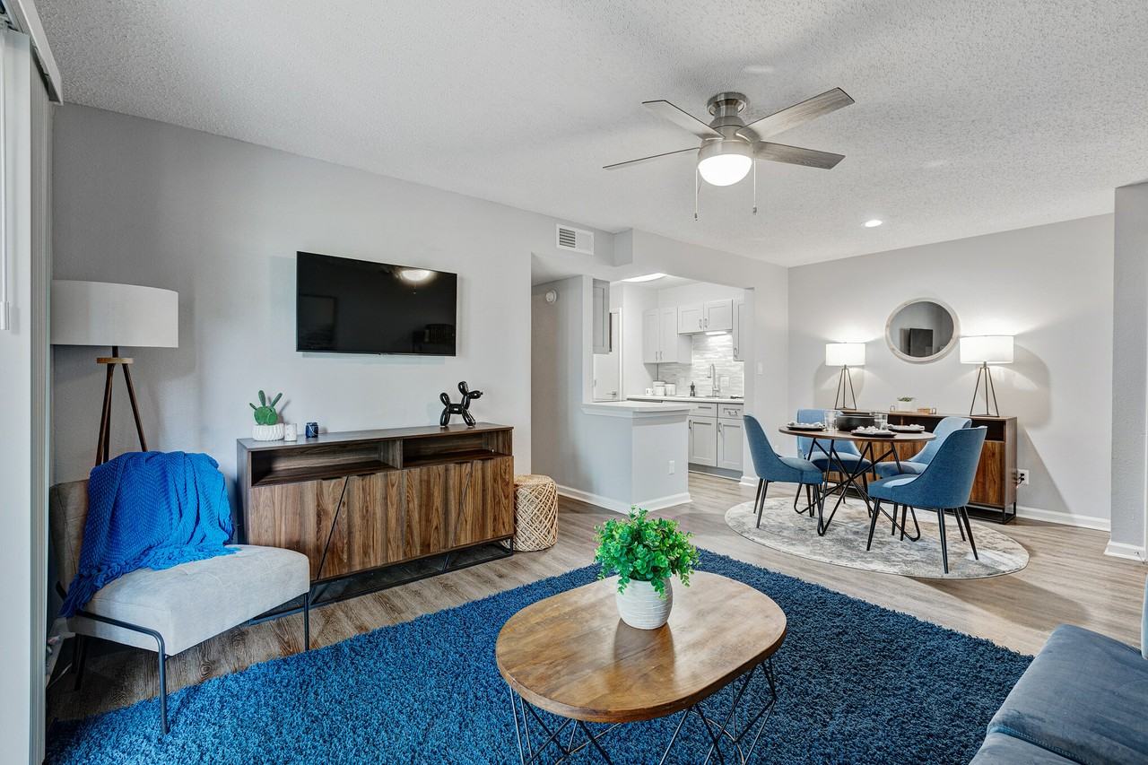 3205 E Olive RoadUnit 13-154 #13-154 - Photo 4 of 20