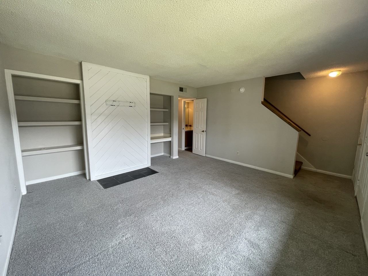 2430 Woodstock Ave #1 - Photo 2 of 10