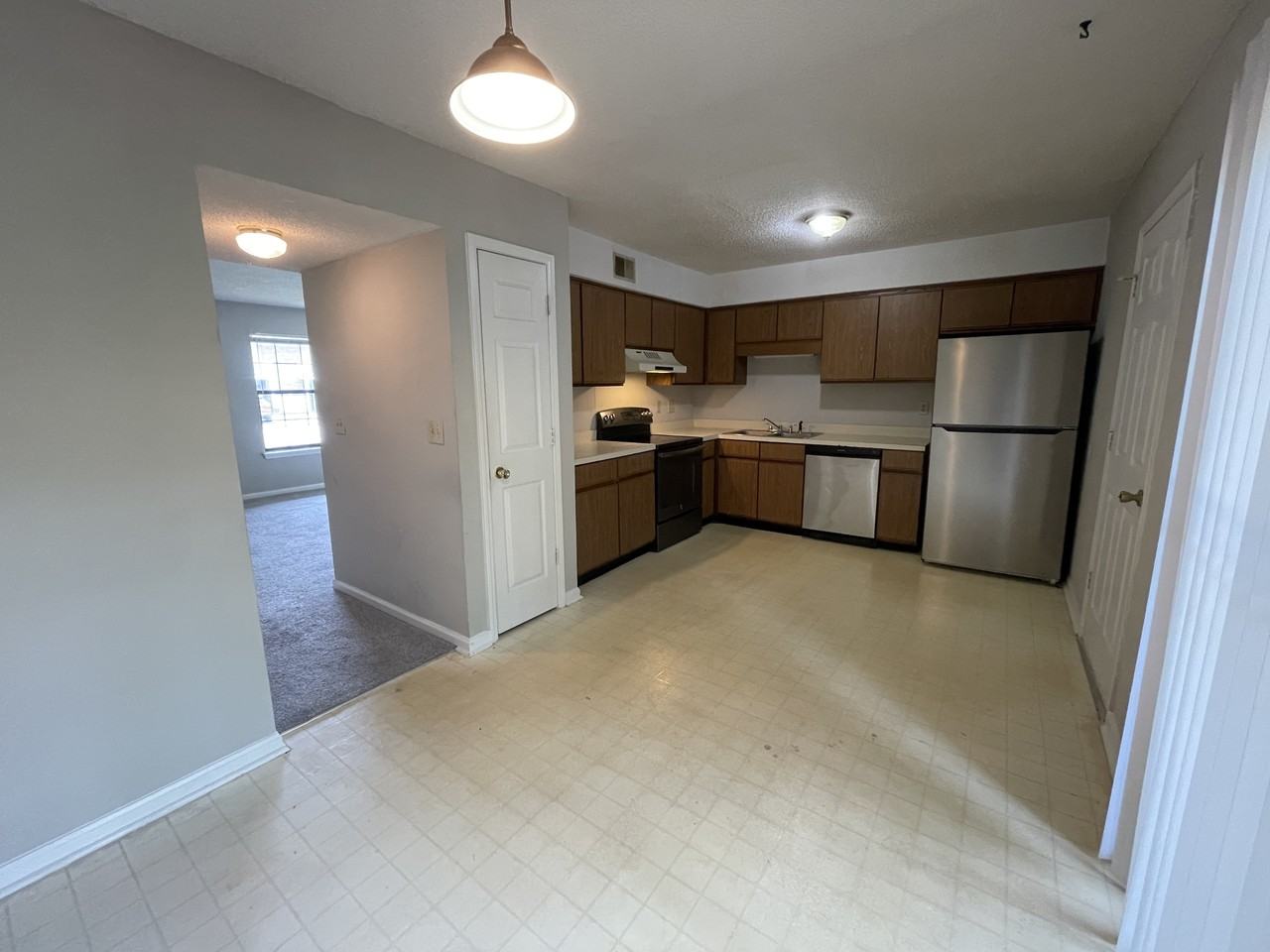 2430 Woodstock Ave #1 - Photo 4 of 10